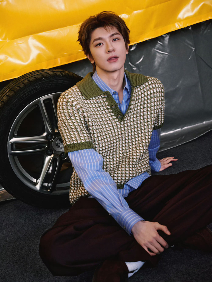 开云app-林一赛车手造型曝光，利落挺拔荷尔蒙拉满|电影感大片|发型|赛车服|大片|同学_新浪娱乐_新浪新闻